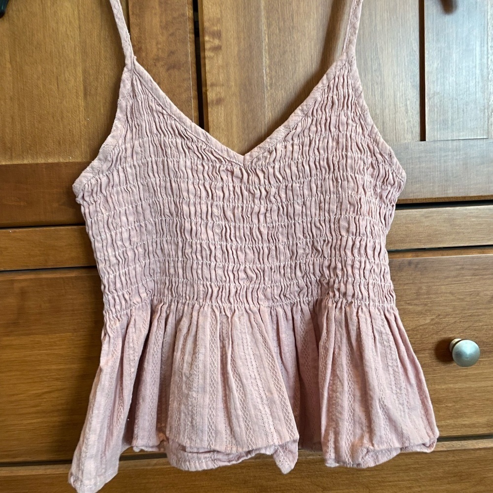 Womens XS rose smocked tank